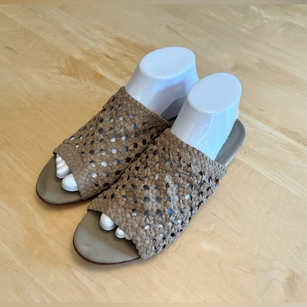 Eileen Fisher Women’s Woven Tan Slide Sandals - Picture 6 of 10